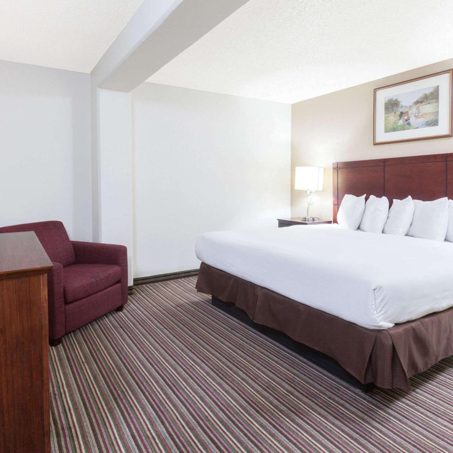 Loft, Suite, King and Queen Bed, Smoking