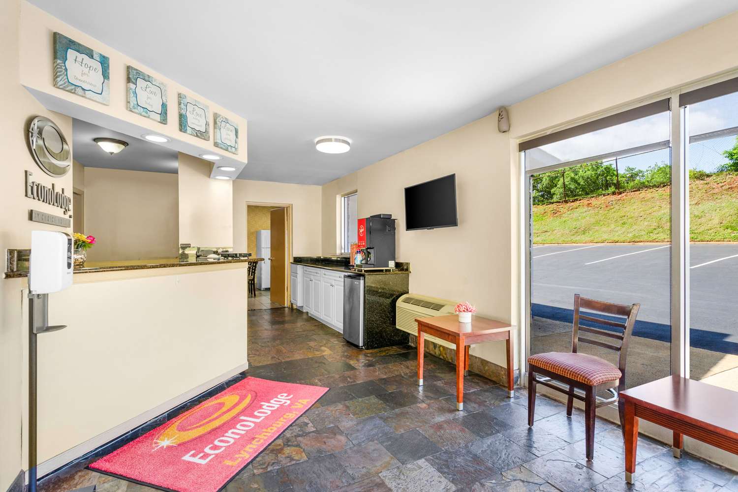 Econo Lodge Lynchburg, VA 5/50
