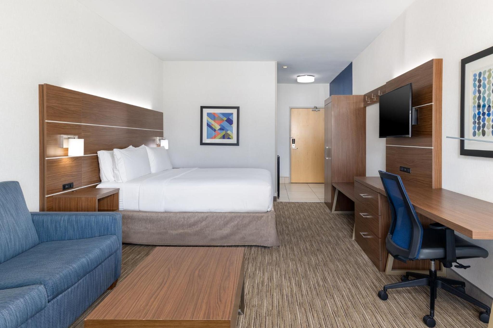 جناح بسرير كينج مع أريكة لذوي الإعاقة، Holiday Inn Express & Suites Las Vegas SW Spring Valley, an IHG Hotel 4/7