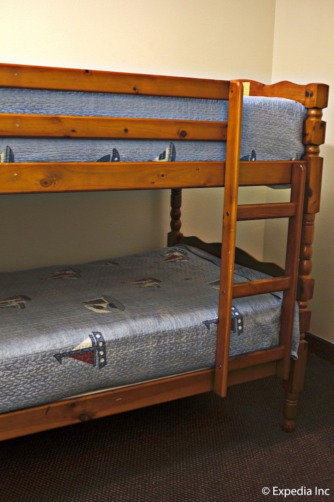 Anaheim Discovery Inn Suites 63/68