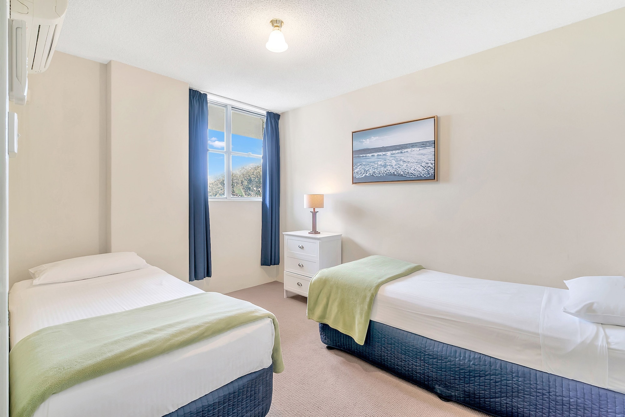 3 BEDROOMS, APARTMENT