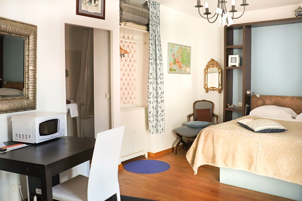 Hotel A La Villa Boucicaut 34/74