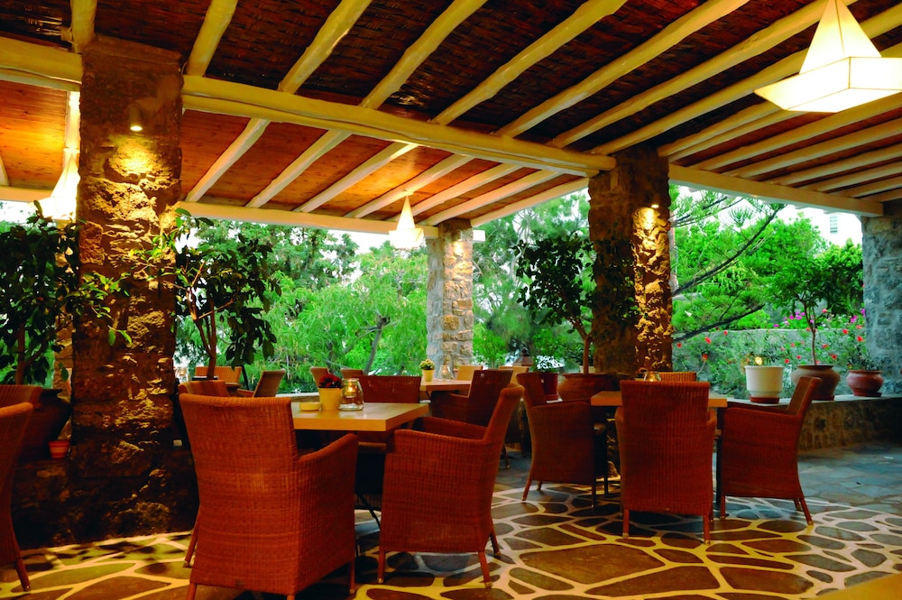 Kamari Hotel 52/73