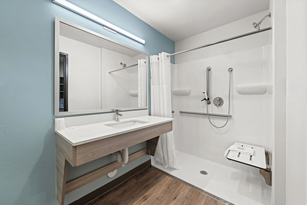 WoodSpring Suites Charlotte - Arrowood 60/60