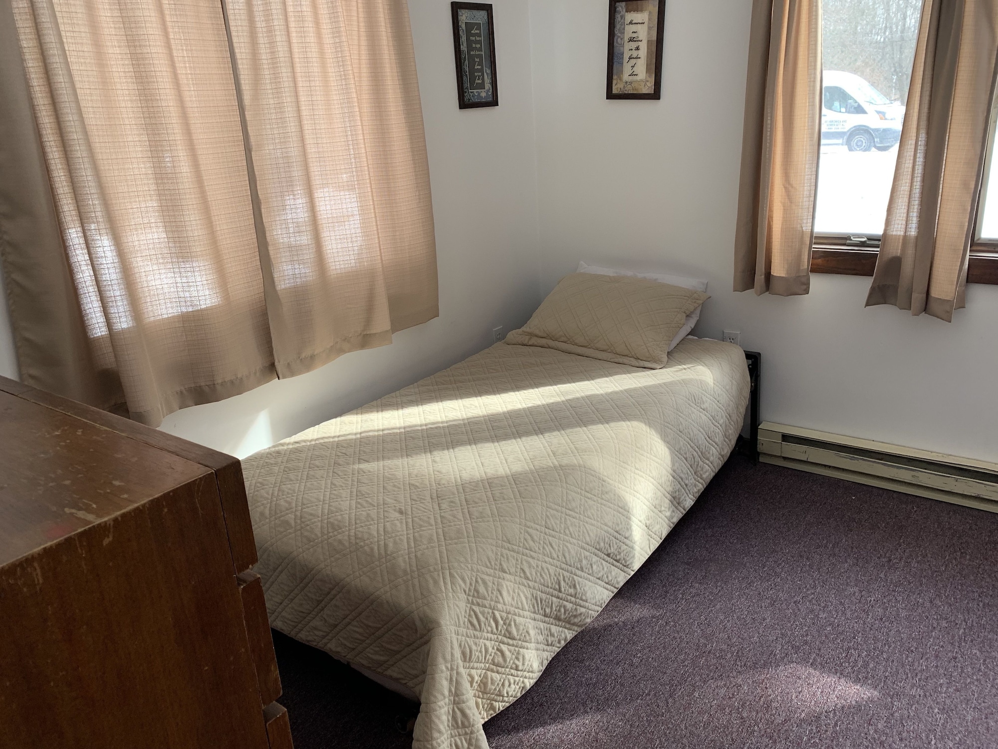 Hilltop, House, 1 Queen and 4 Single Beds