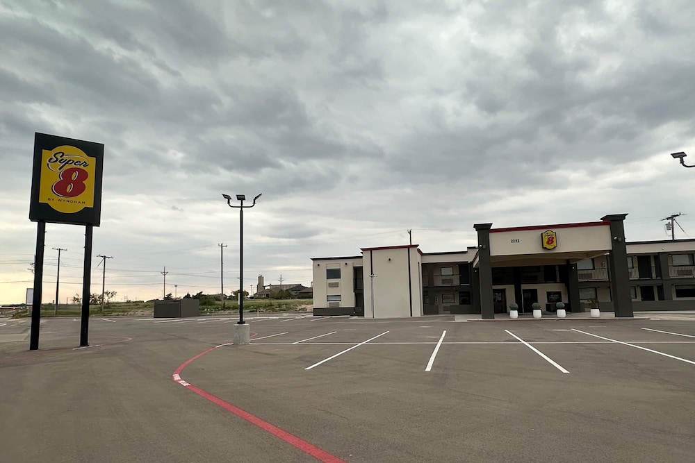 Super 8 by Wyndham Lubbock Airport 45/54