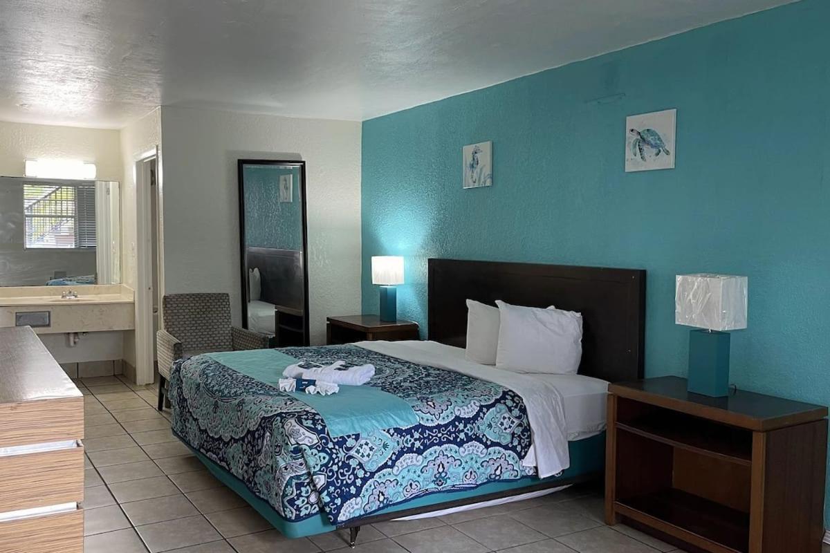 Room, King Bed