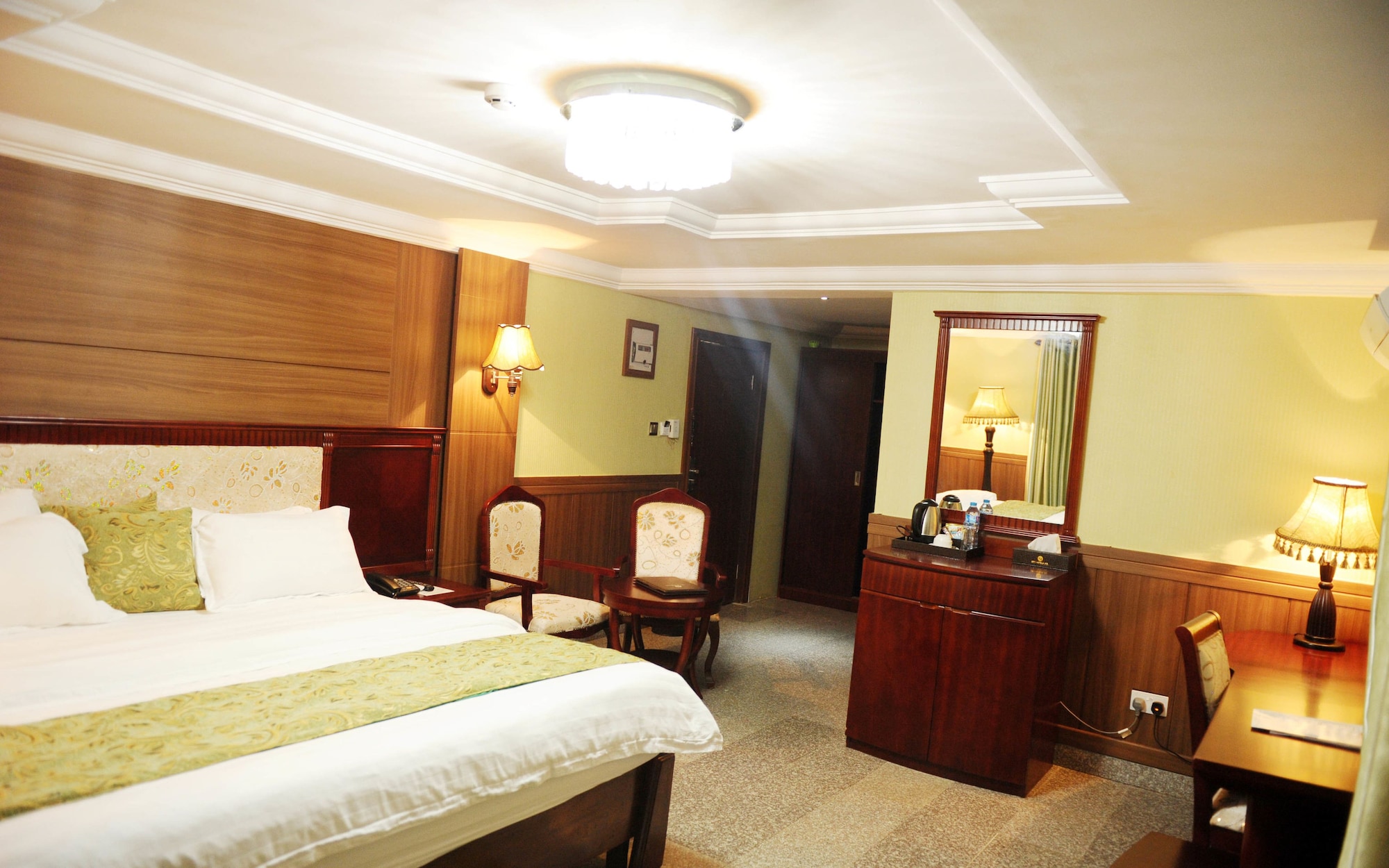 FAMILY, DOUBLE BED
