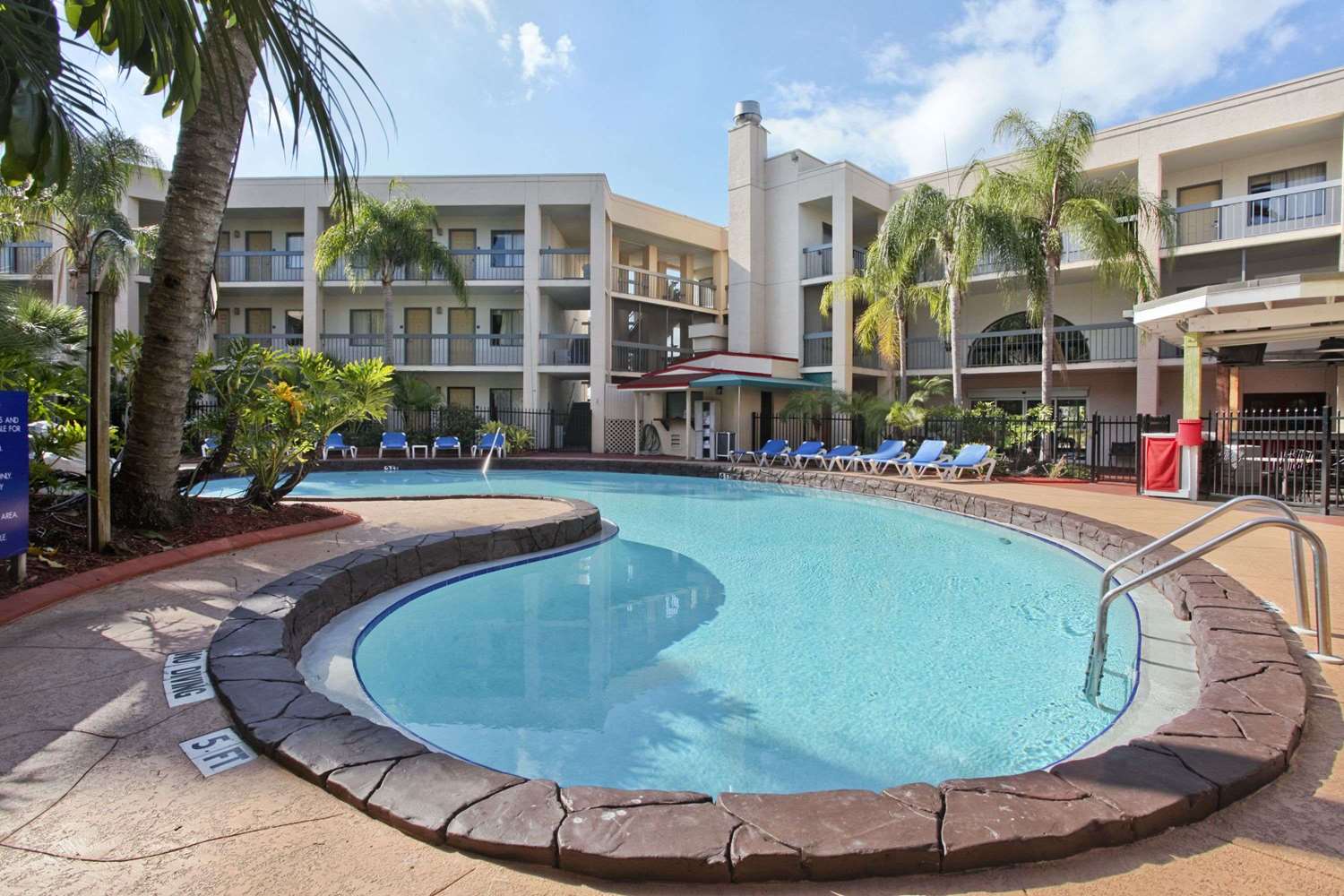 OASIS BAY SUITES, Tampa, Busch Gardens, USF 11/13