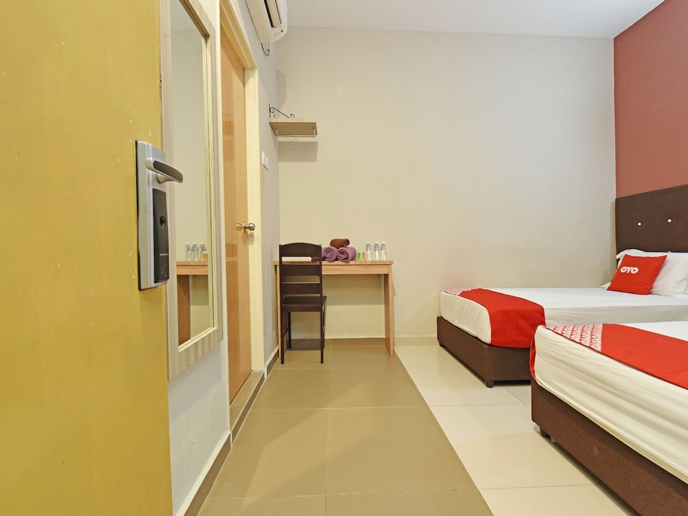 Super OYO Capital O 90556 Hotel Cherita Rooms 12/17