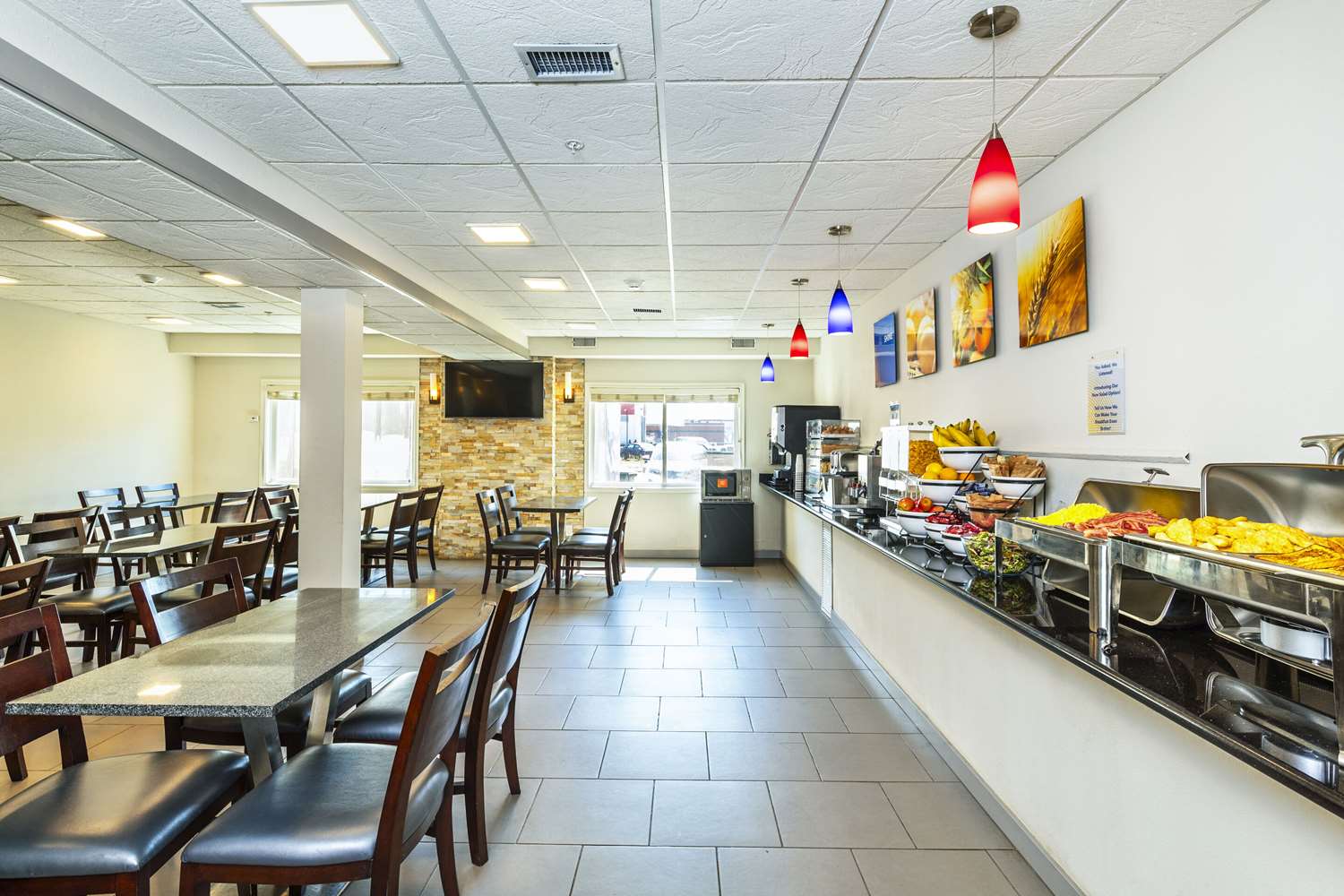 Comfort Inn & Suites Yorkton, SK 14/19