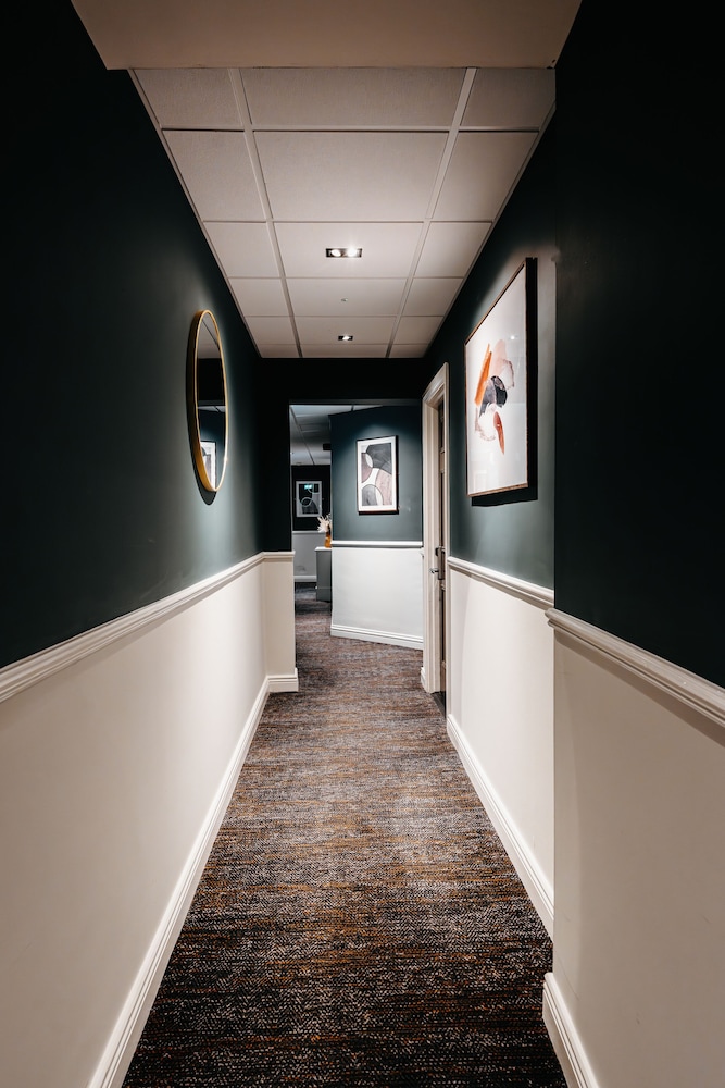 Drury Court Hotel 10/71