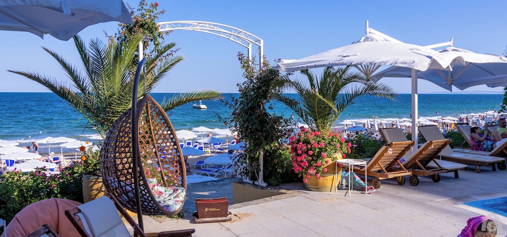 Aphrodite Hotel 69/73