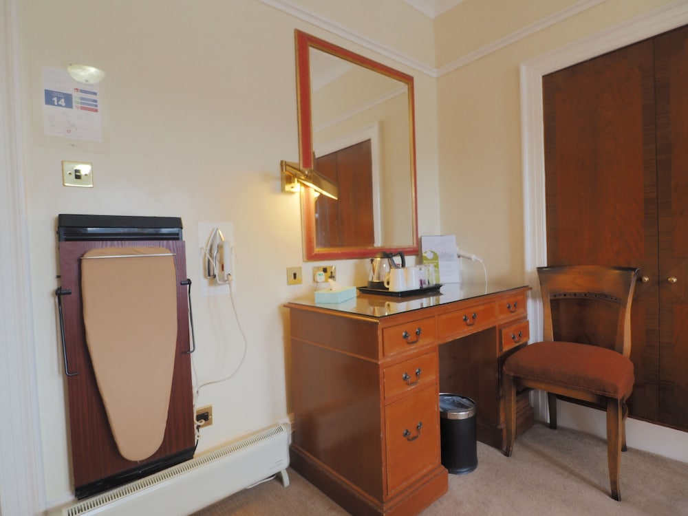 Royal Hotel Stornoway 58/64