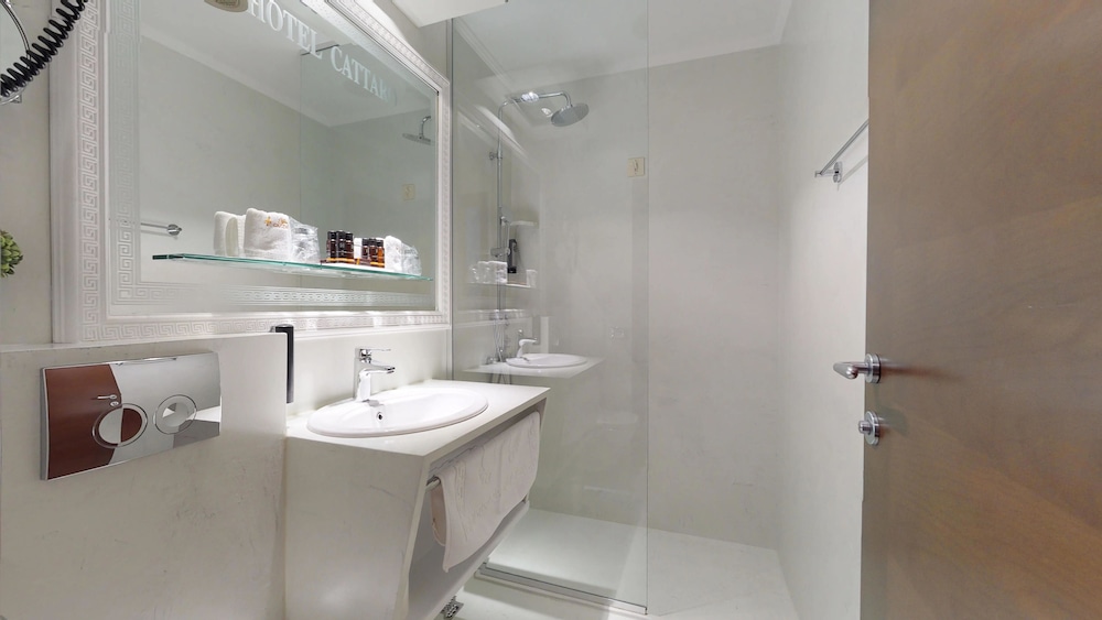 Historic Boutique Hotel Cattaro 59/60