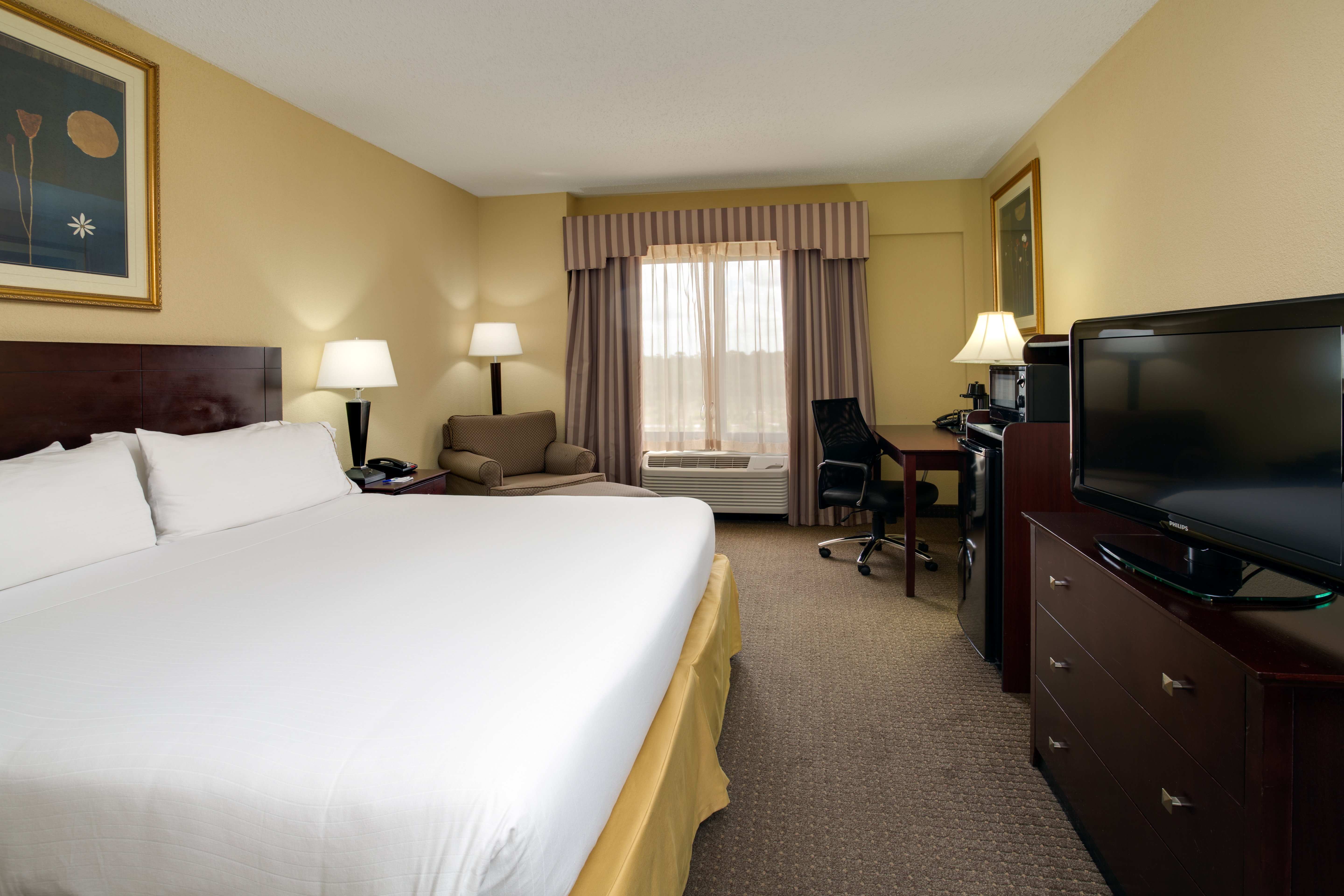 Holiday Inn Express Hotel & Suites Sebring 23/73