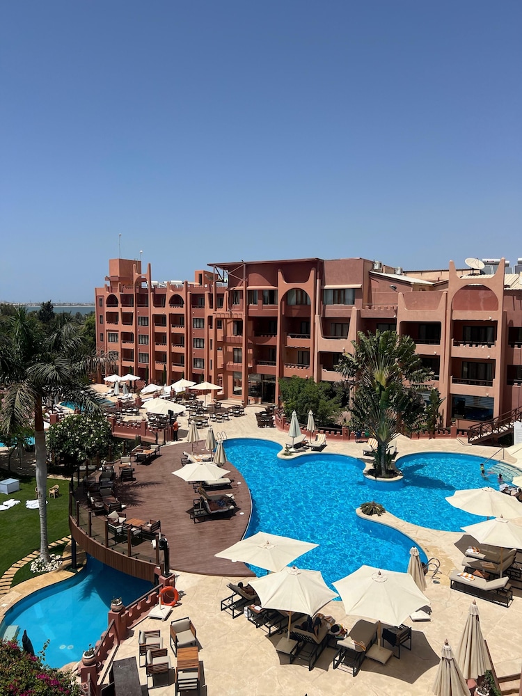 Africana Hotel & Spa 67/69