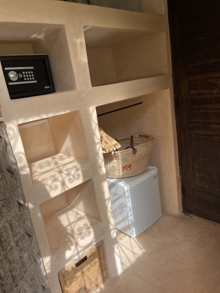 Riad 144 9/50