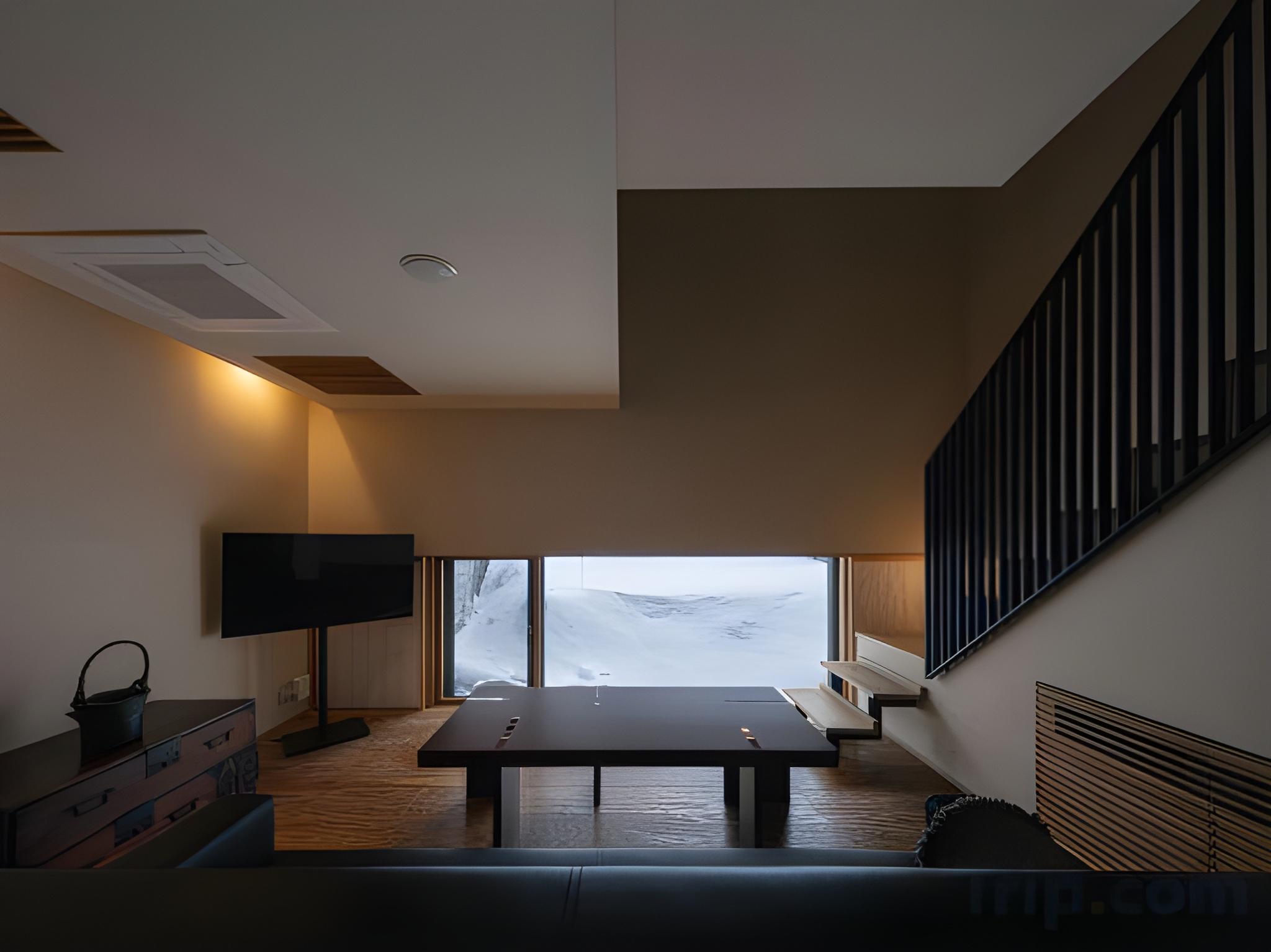 Japanese Western, Maisonette