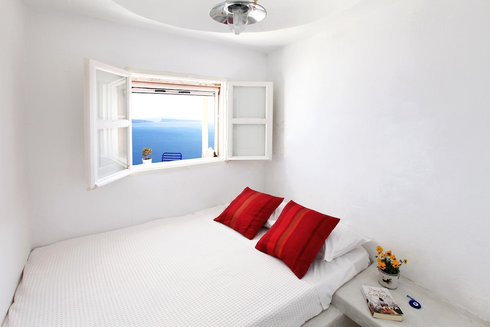 Menias Cave House 7/21