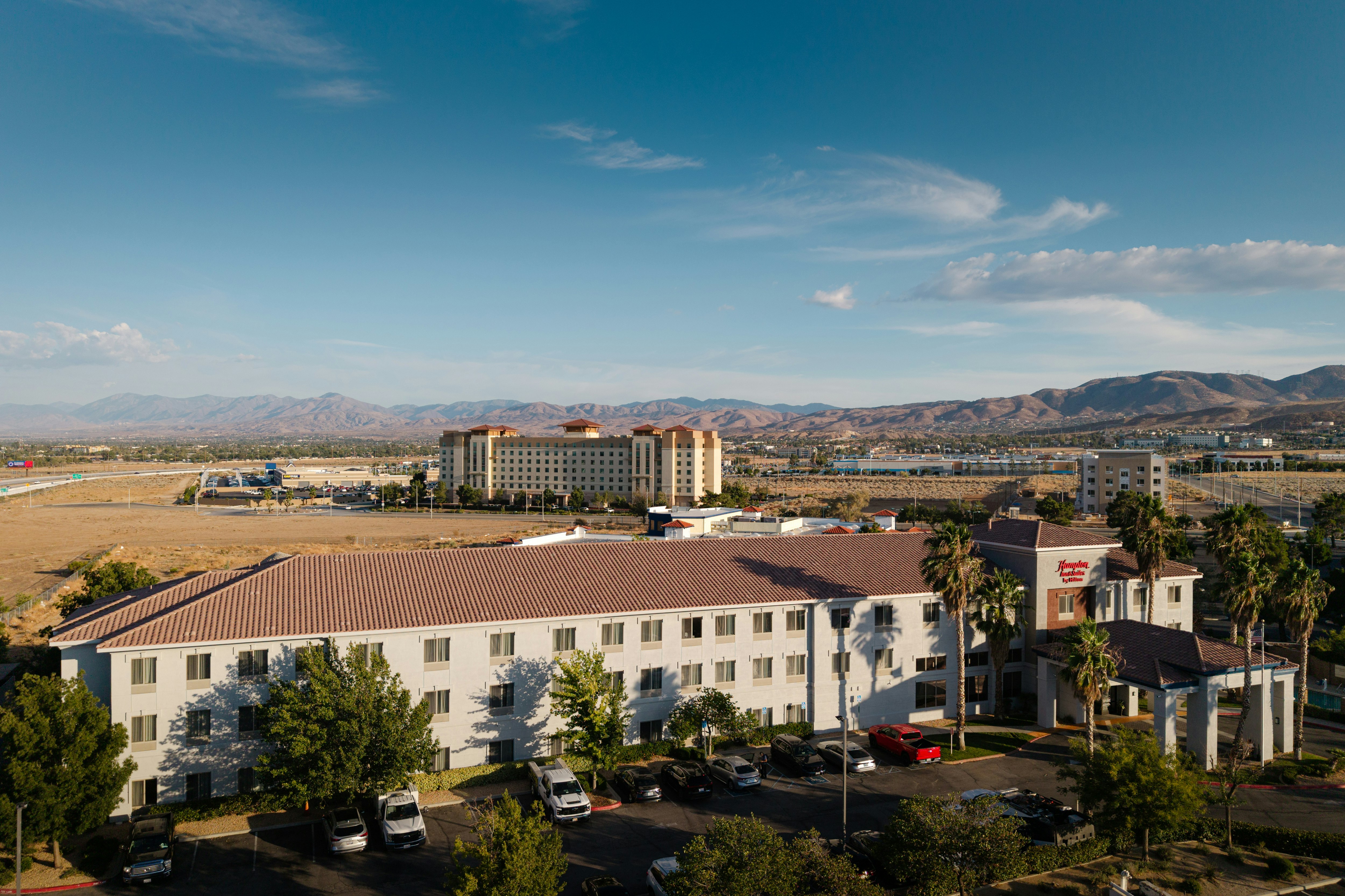 Hampton Inn Suites Palmdale 30/31