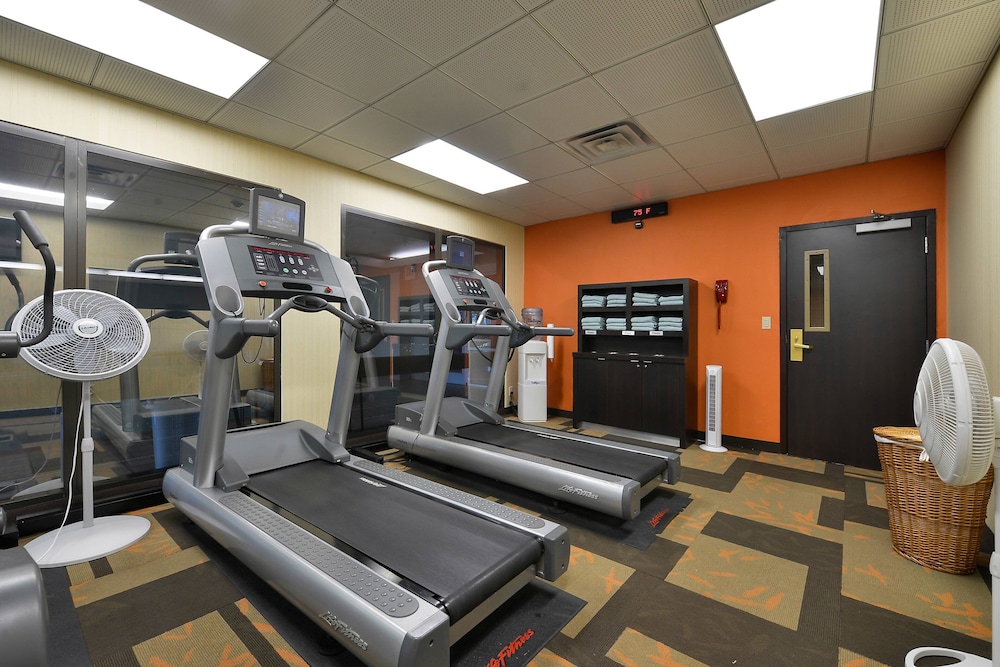Courtyard By Marriott Bentonville 21/42