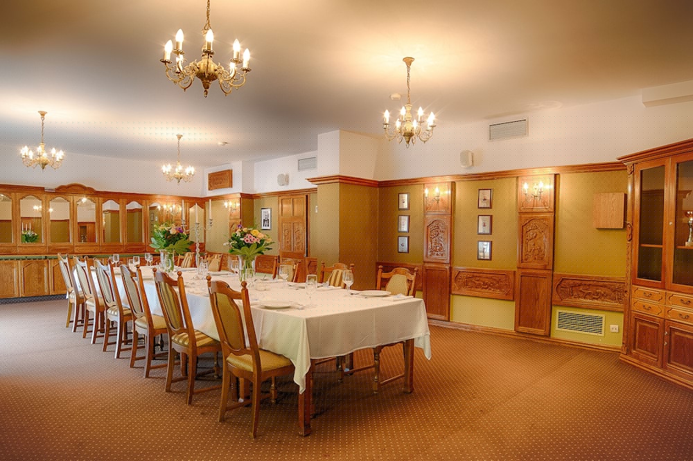 restaurant-cafeteria