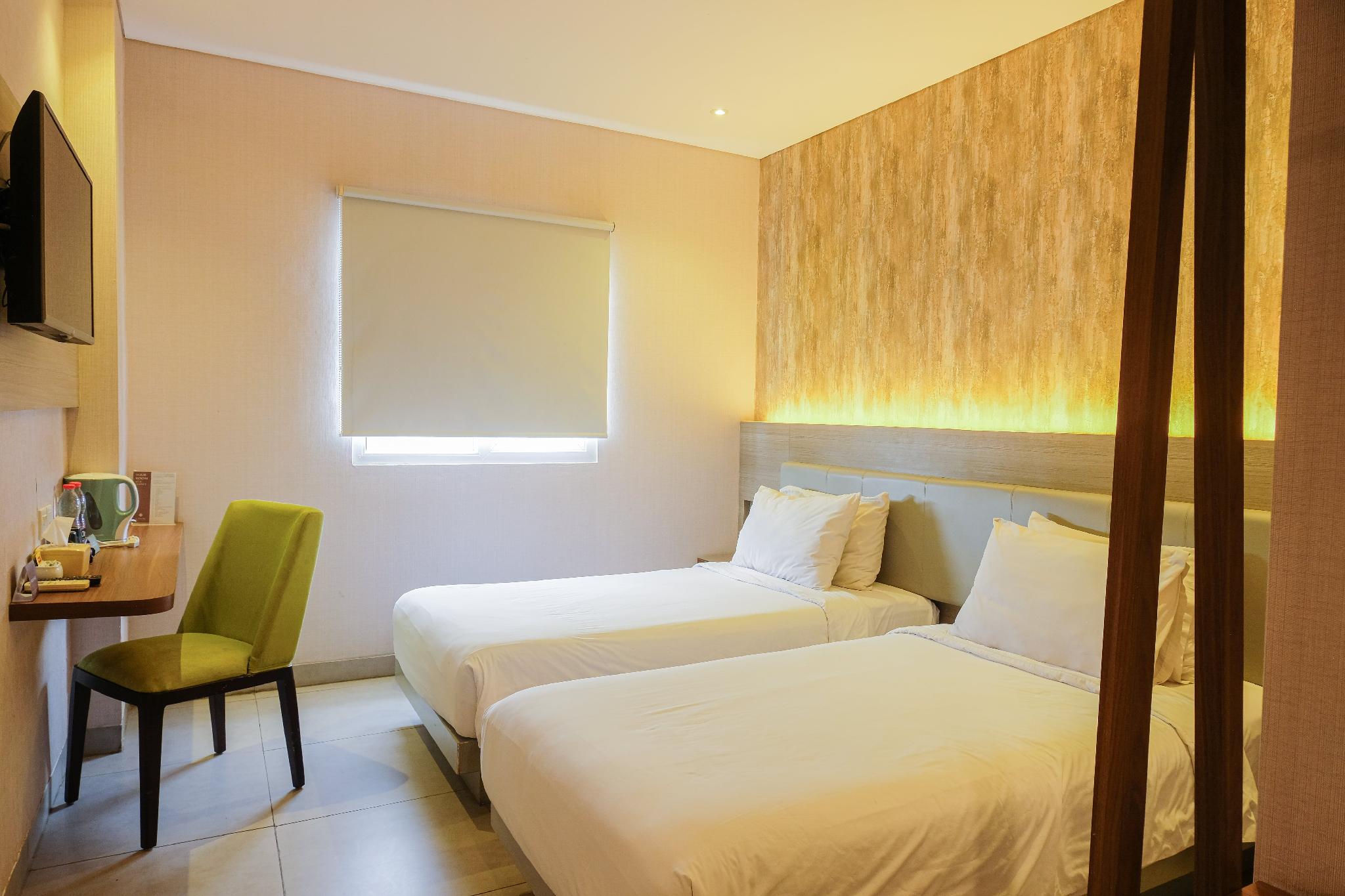 Smart, Twin Beds