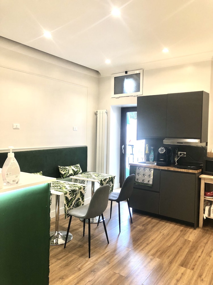 AD Suites Tritone 37/50