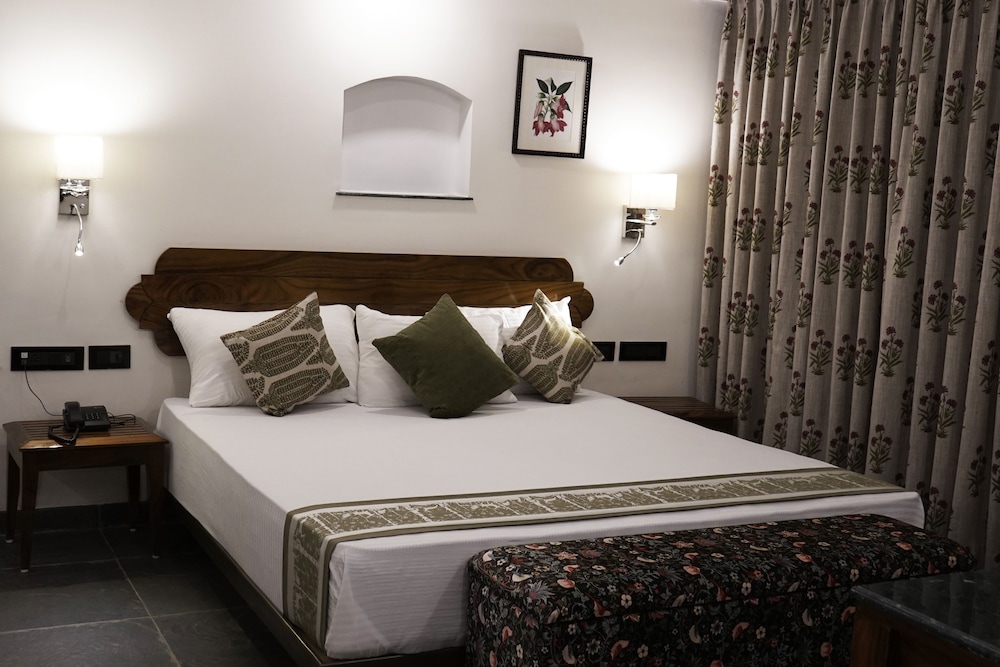 Village Machaan Resort 10/46