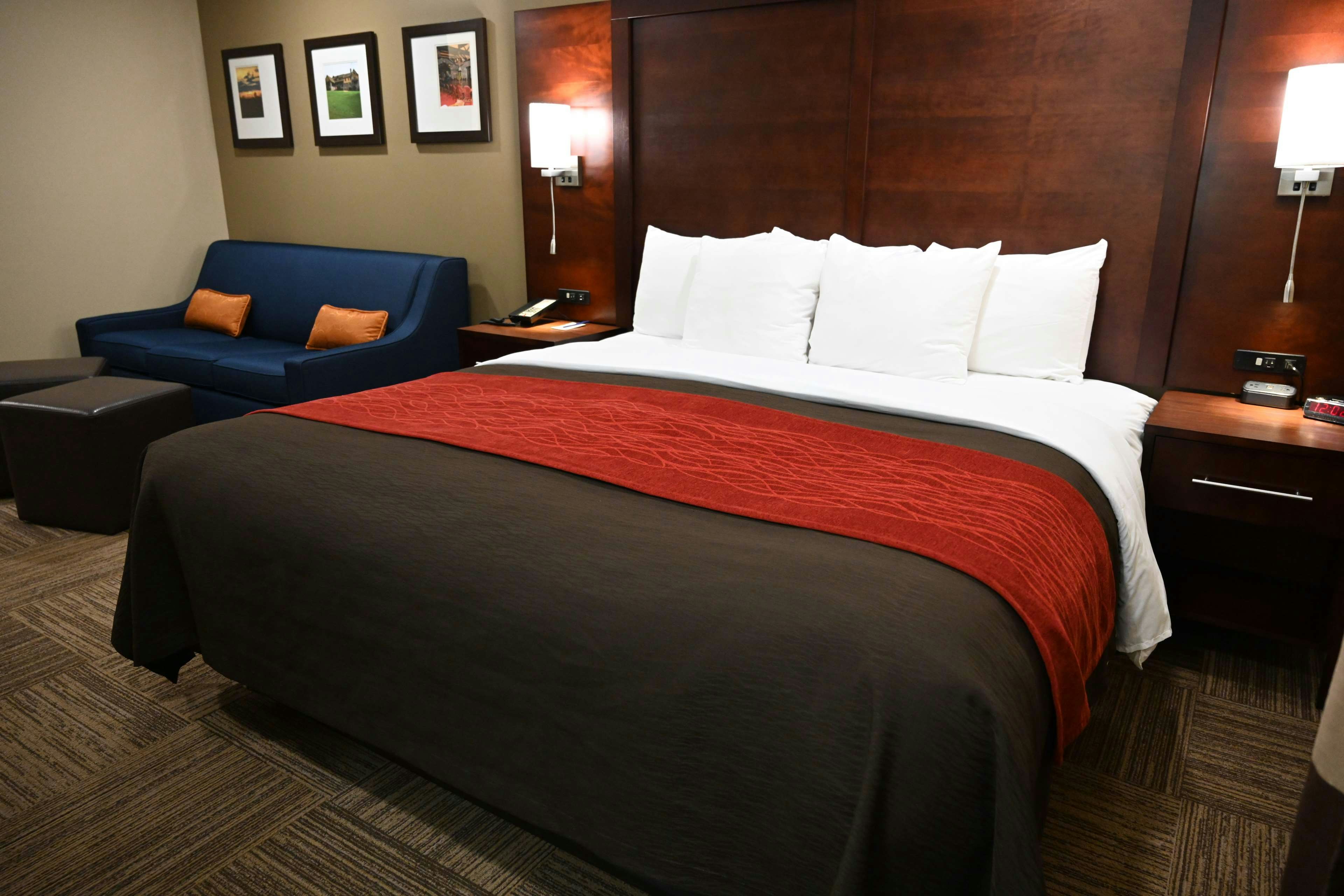 Giles Hotel Inn & Suites 4/31