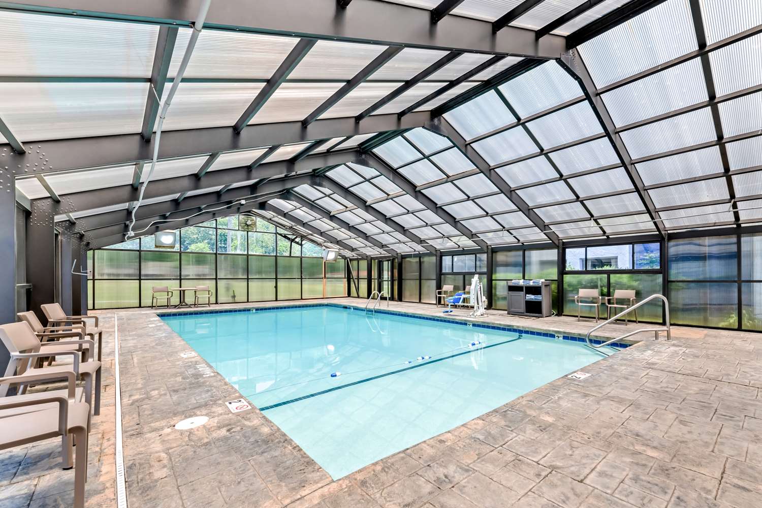 swimming pool spa