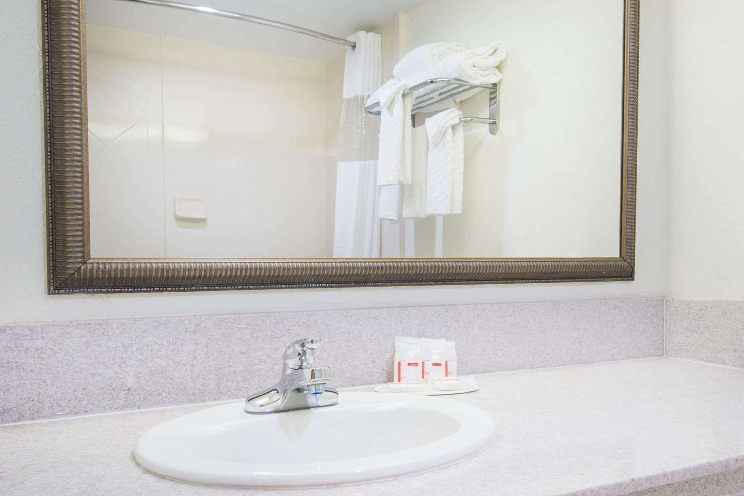 Ramada By Wyndham Enid 34/36