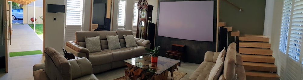 Umhlanga Lodge - Adults Only 24/43