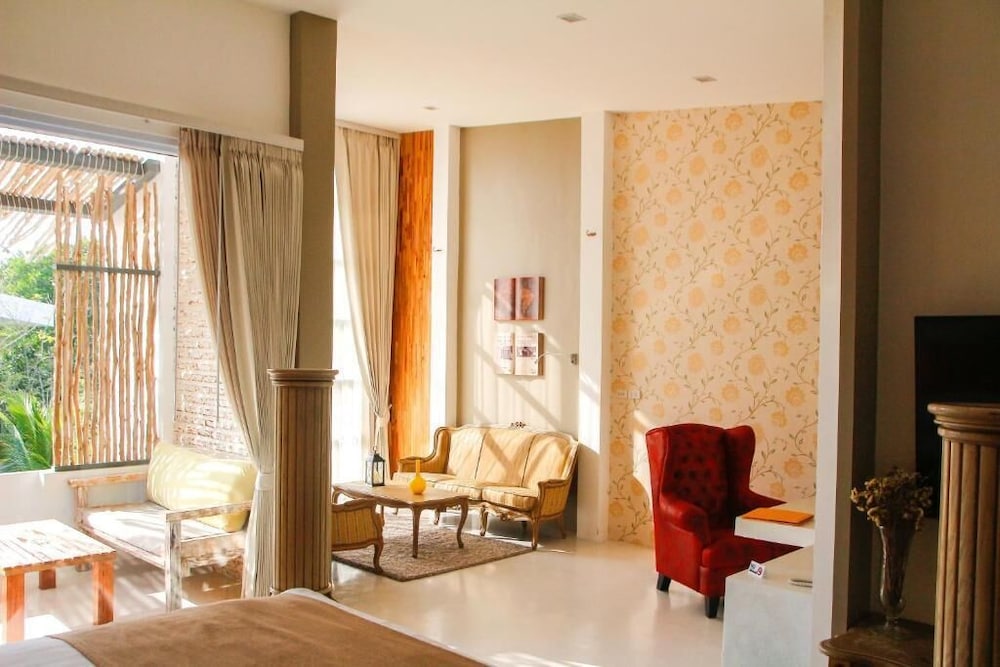 Summer Luxury Beach Resort and Spa 9/71