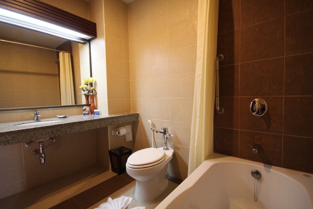 Mae Jo Golf Resort And Spa 46/50