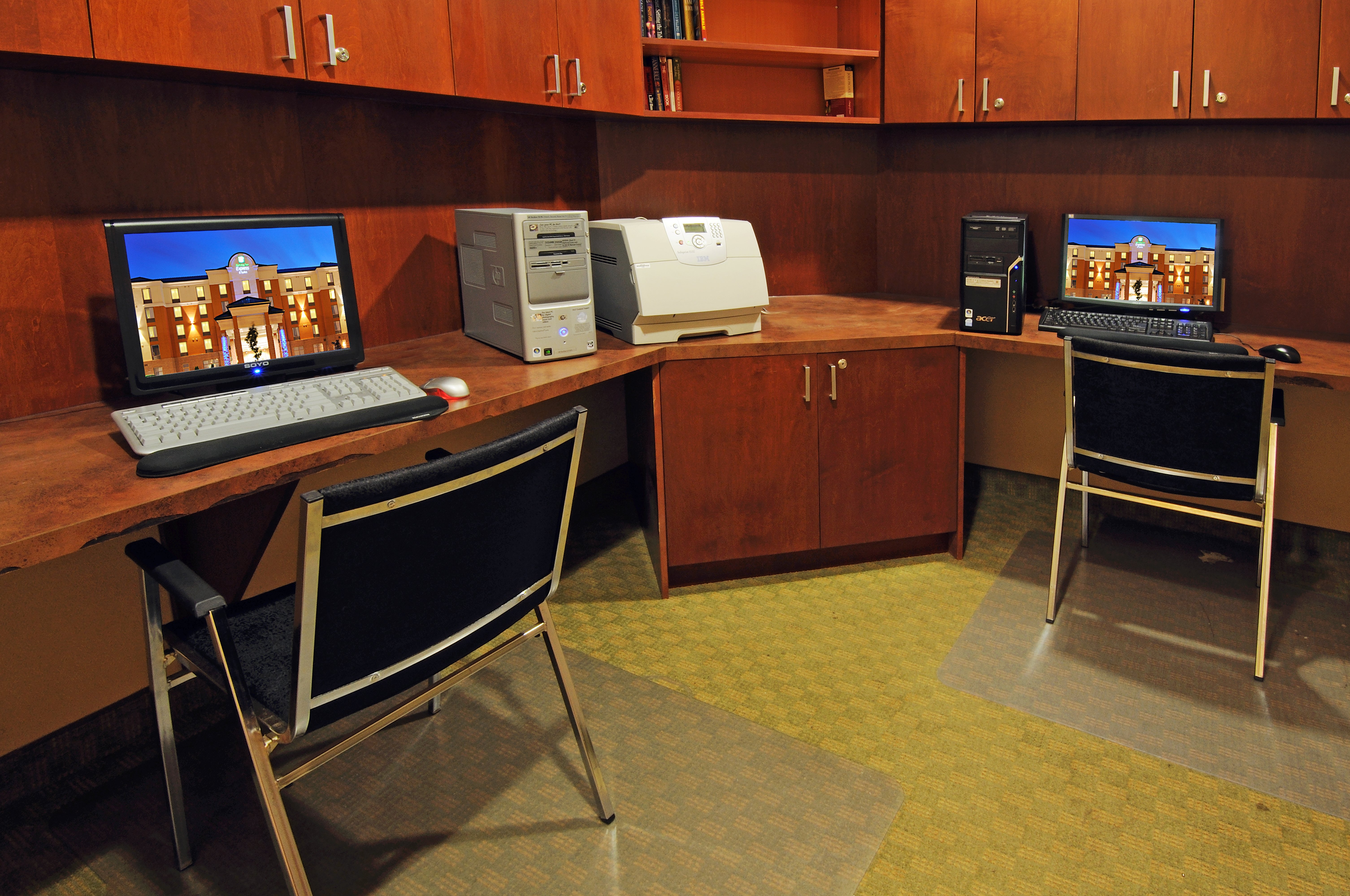 Holiday Inn Express Hotel And Suites Brampton 44/47