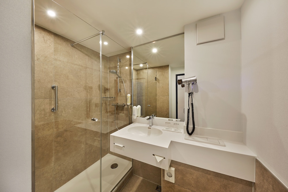 غرفة سوبيريور بسريرين منفصلين، H Hotel Koln Bruhl 8/10