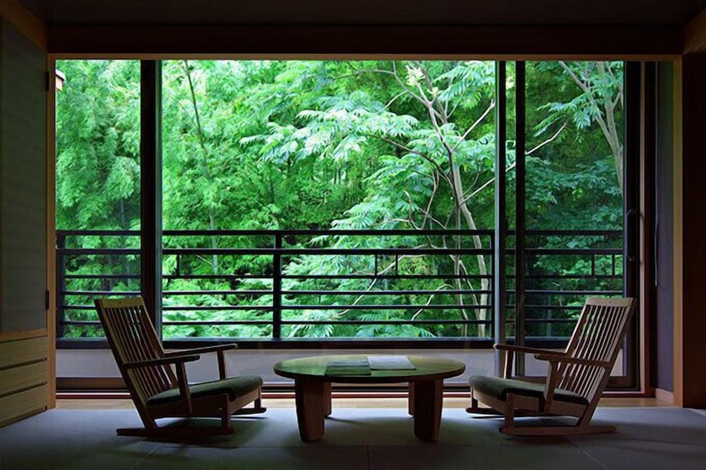 Hakone Kamon 39/41