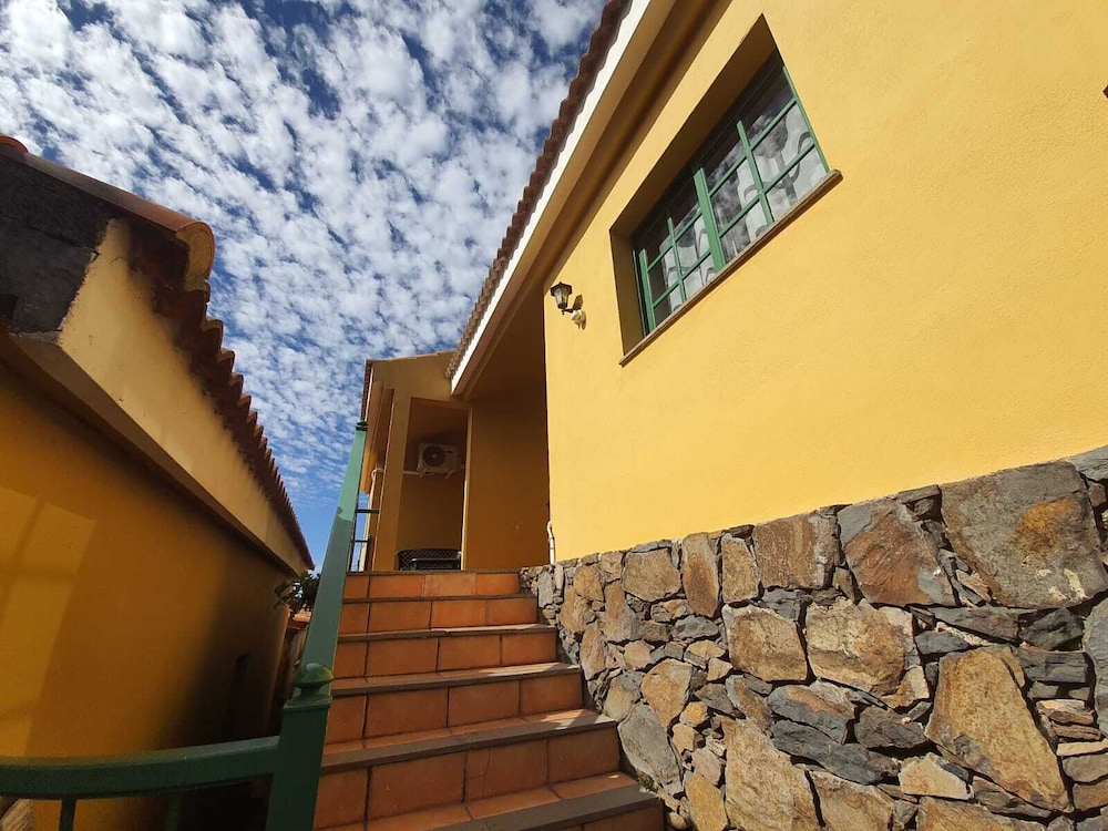 CASAS RURALES AMPARO LAS HAYAS 6/49