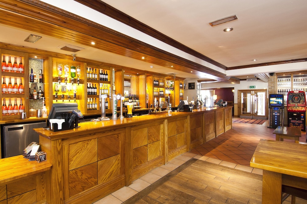 Premier Inn Huddersfield Central 8/36