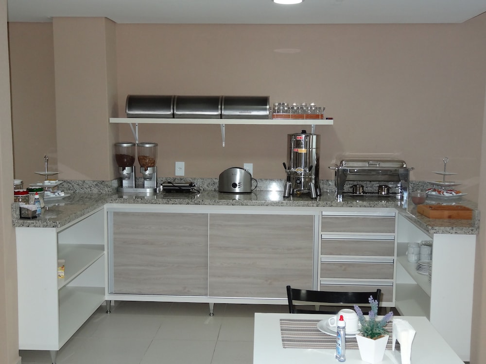 Cerrado Hotel 4/37