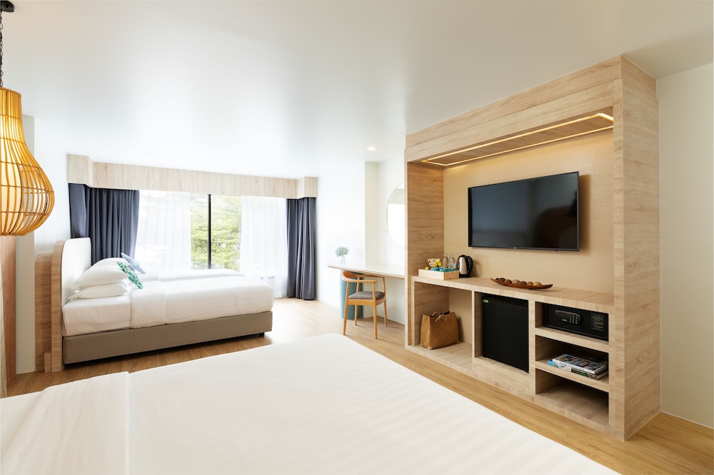 Liv Hotel Phuket Patong Beachfront 24/69