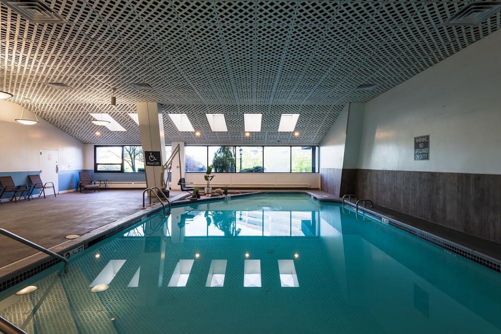 swimming pool spa
