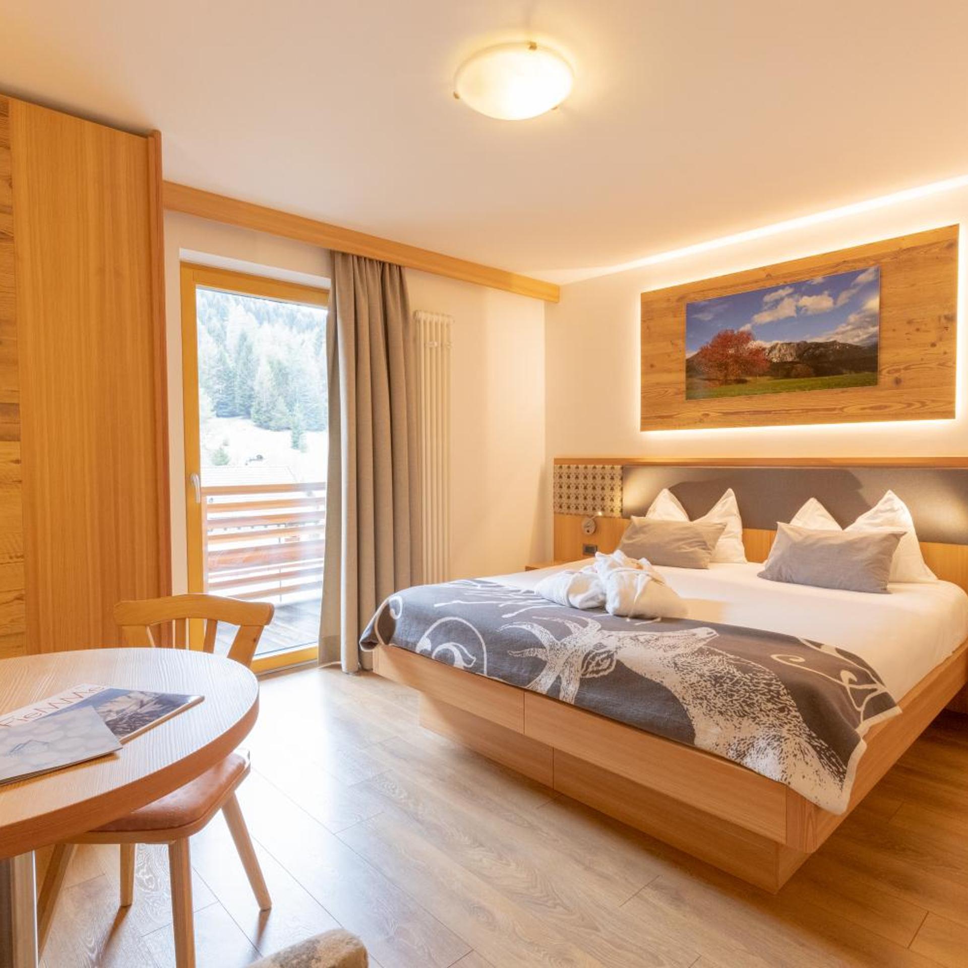 Room, Double or Twin Bed