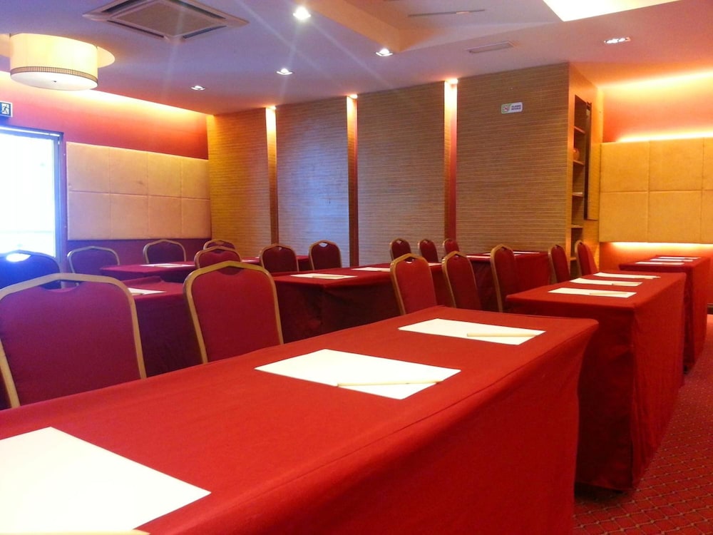 CELYN HOTEL CITY MALL 36/37