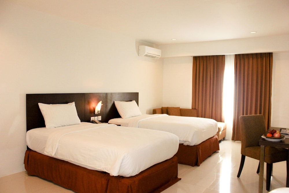 Grand Asia Hotel 9/43