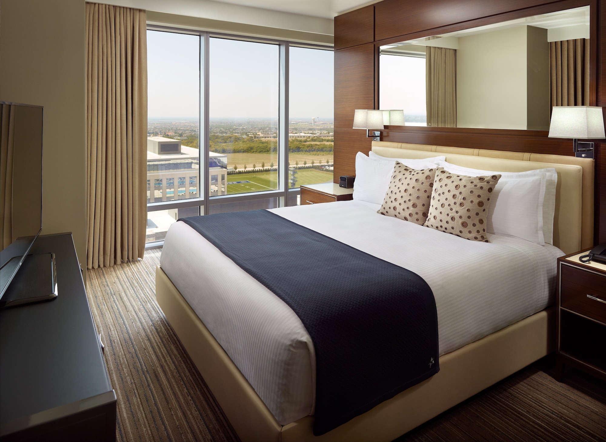 2 Bedrooms, Plaza, Suite, 2 Queen Beds, with View