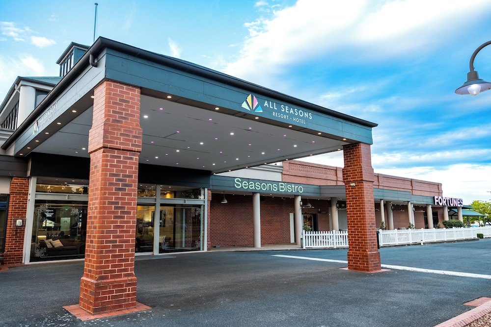 All Seasons Resort Hotel 2/66