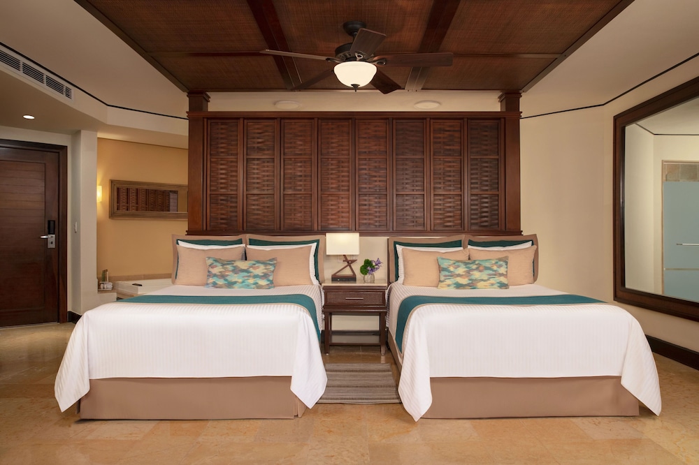 Preferred Club, 2 Double Beds, Tropical View